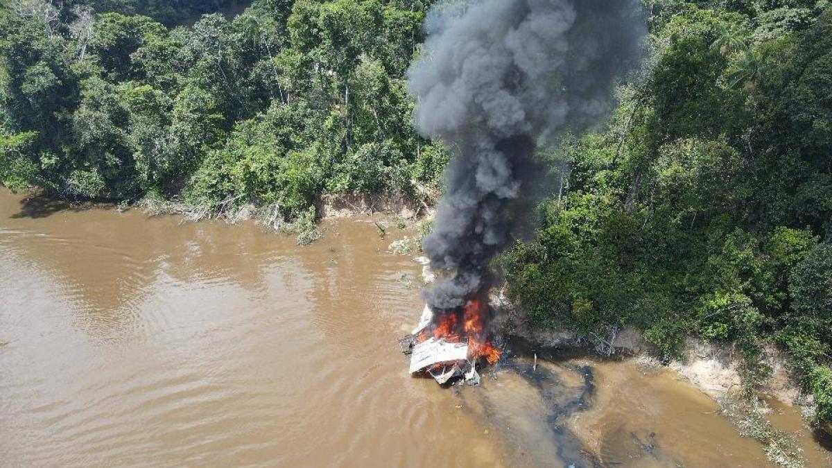 Oro: golpe a la minería ilegal dan policías de Colombia y Brasil