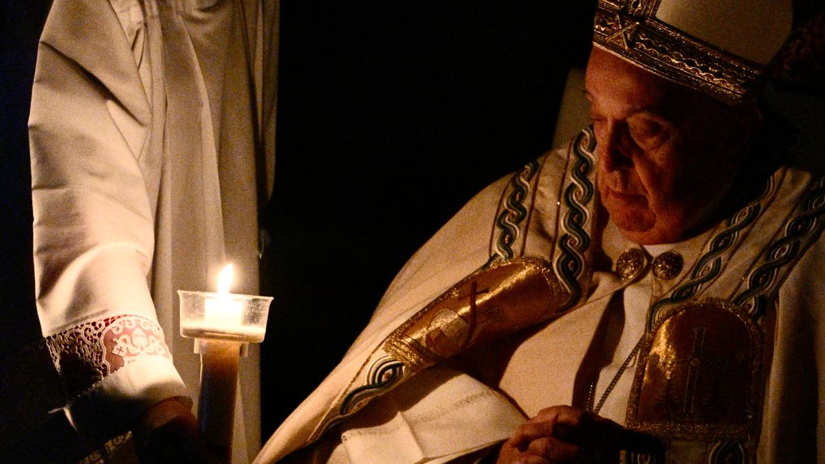 Vigilia Pascual: el papa recuerda a los pueblos destruidos por el mal y ...