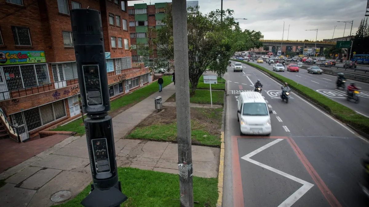 La Secretaría de Movilidad de Bogotá no tiene conocimiento de las causas por las que 3.471 multas de tránsito fueron absueltas