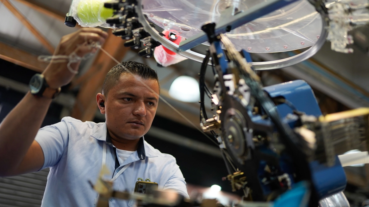 Producción industrial volvió a terreno negativo en julio; manufactura fue el principal factor con retroceso de 2,3 %