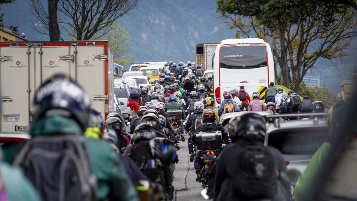 Nueva regla para motociclistas en Colombia: conductores tendrán hasta el 2026 para ajustarse a los cambios en los sistemas de frenado
