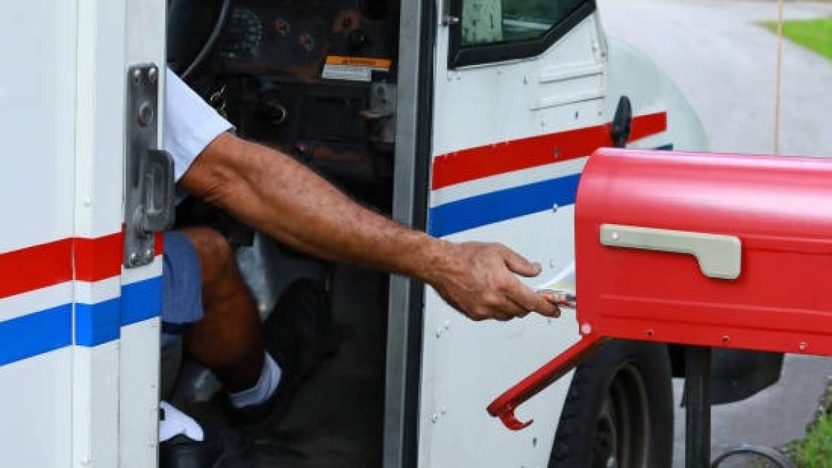 Ya comenzaron los cambios en el USPS: su correo puede sufrir estos efectos
