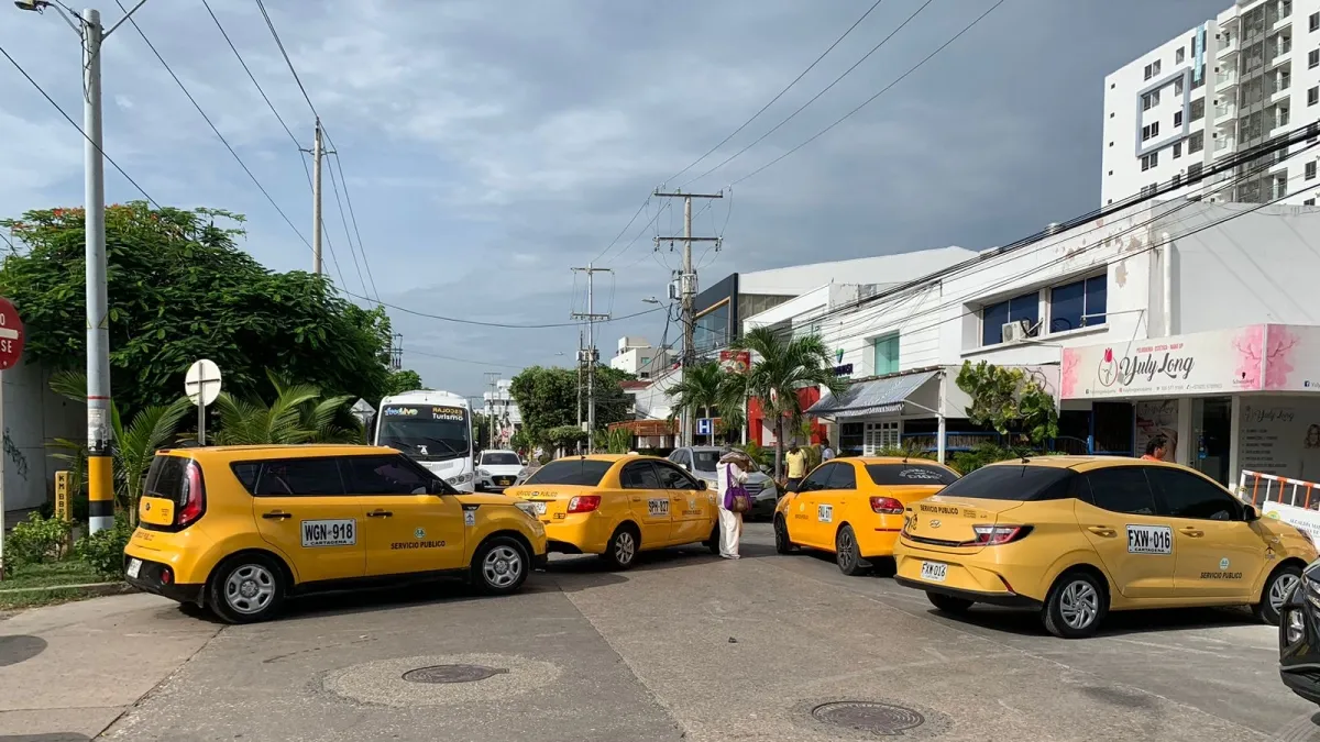 Conjuran paro de taxistas en el Aeropuerto de Cartagena, pero sigue la tensión por cuenta de las obras de ampliación en la terminal aérea