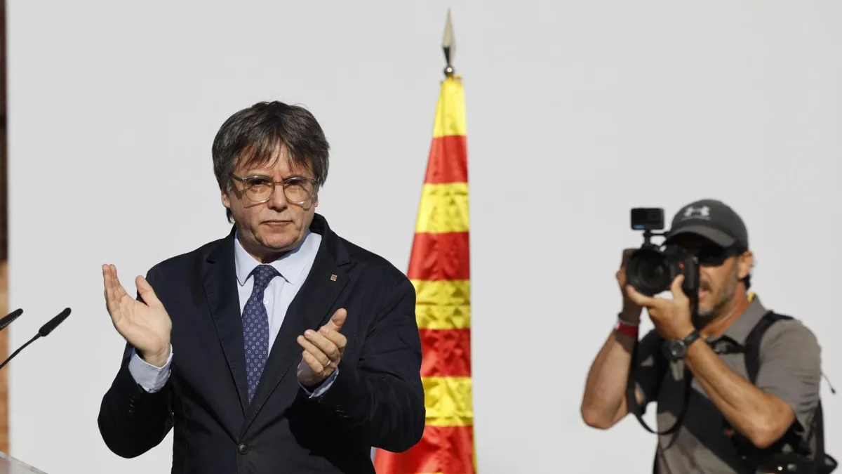 España aplica la amnistía a Carles Puigdemont, el expresidente de Cataluña que impulsó el fallido intento de independencia de 2017