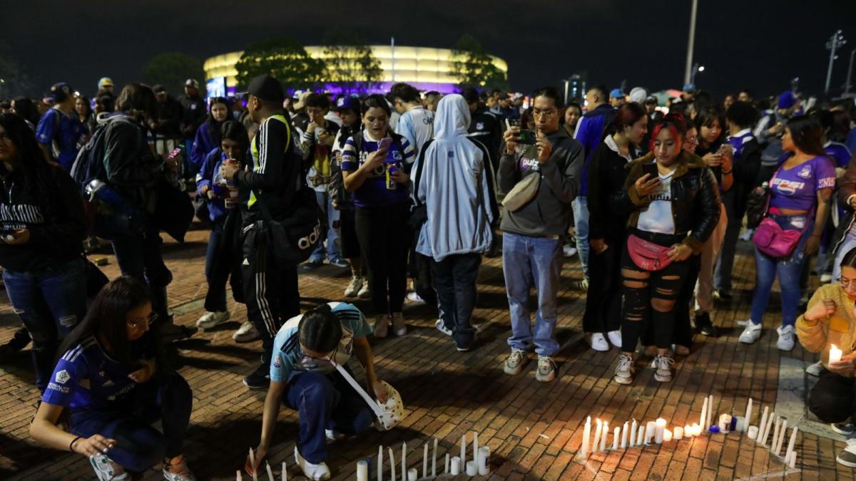 Fotos, emotiva velatón por Javier Acosta: hinchas de Millonarios se ...