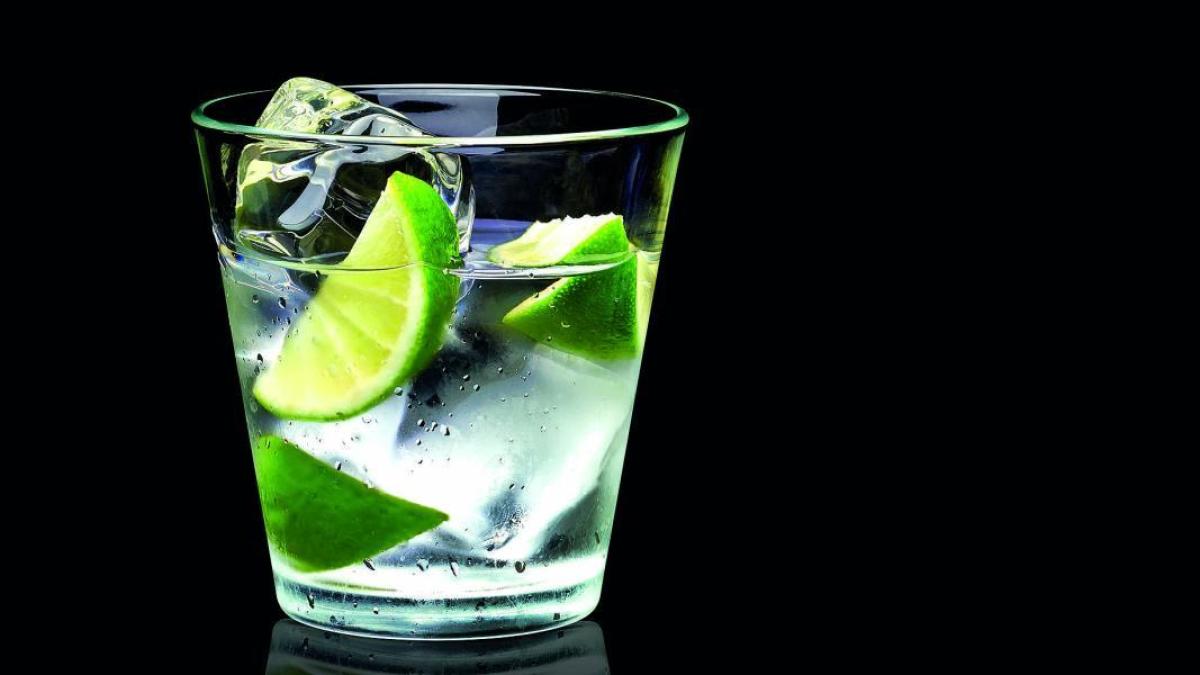 Alerta máxima en Brasil: 195 intoxicados y un muerto por licor adulterado servido en bares, discotecas y puestos callejeros