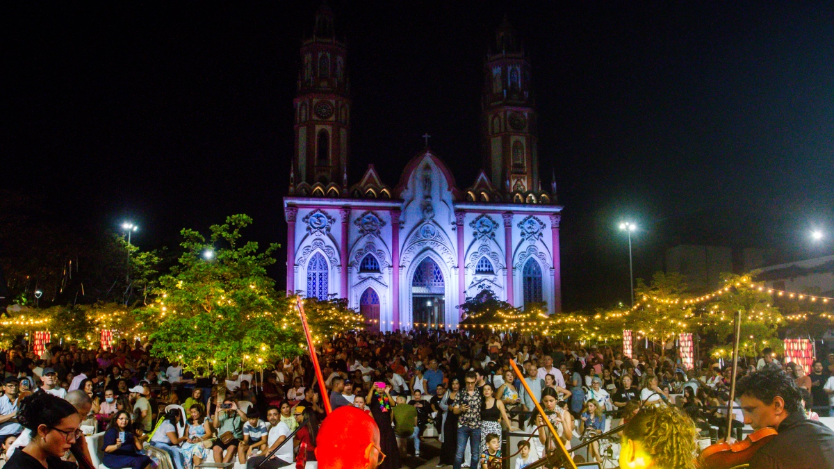 Barranquilla | La plaza San Nicolás recibe una nueva edición de ‘Noches de Centro’, con música en vivo, gastronomía y actividades abiertas al público