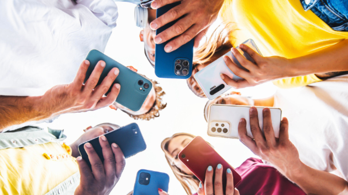 Exclusivo | Resultados del primer estudio de prohibición de celulares en colegios en Colombia: el 61 % de los profesores reporta mayor concentración