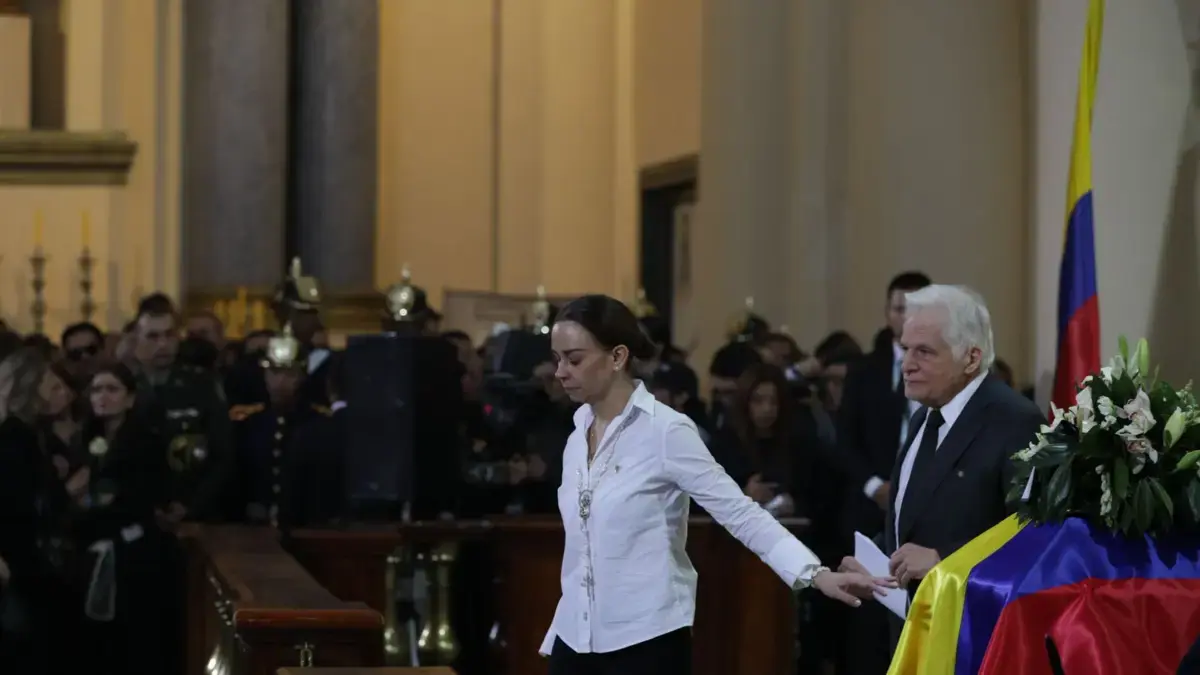 María Claudia Tarazona agradeció el apoyo que el papá de sus tres hijas le ha dado tras el asesinato de su esposo, Miguel Uribe Turbay