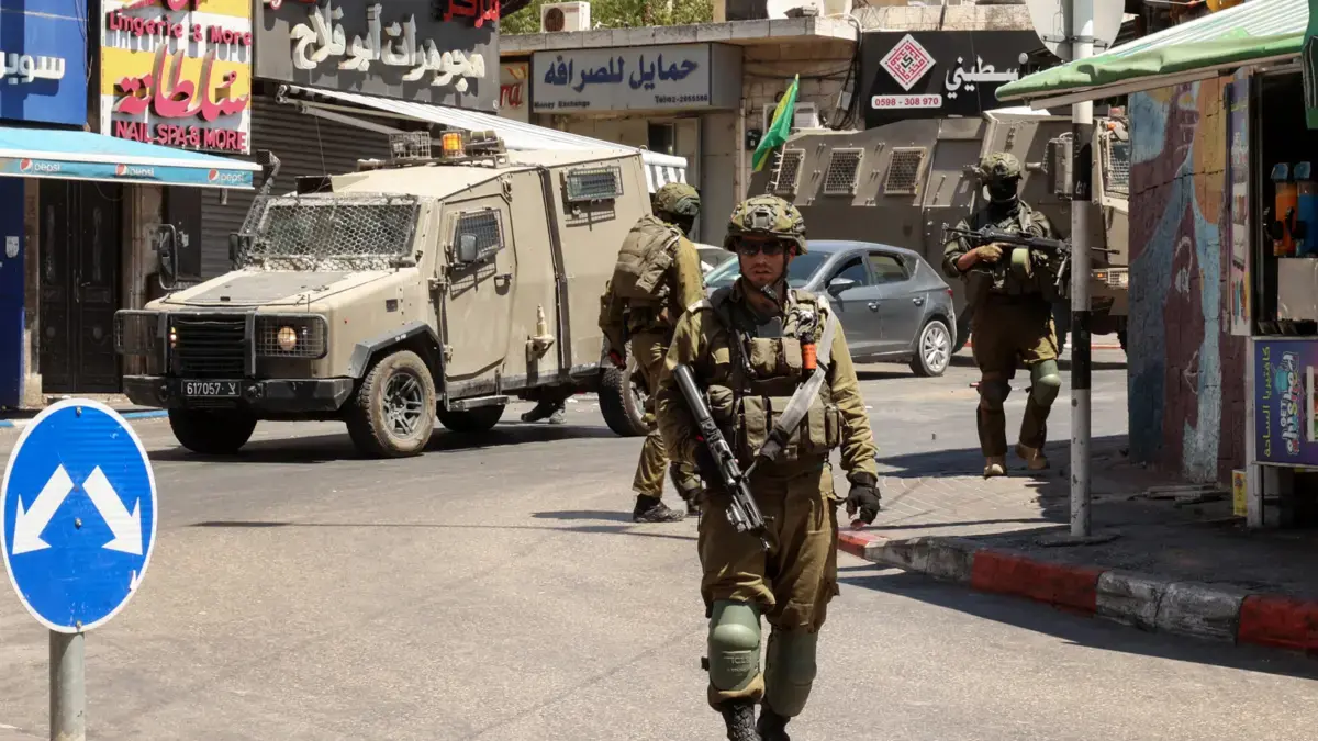 Španski minister za kulturo Urtasun predlaga, da Španija ne bi sodelovala na Evroviziji, če bo prisoten Izrael