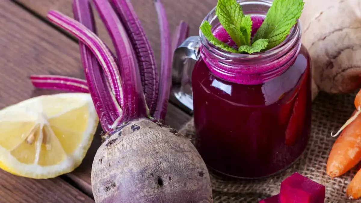 Jugo de remolacha con limón y jengibre: una mezcla natural con beneficios para la circulación, la digestión y el sistema inmune