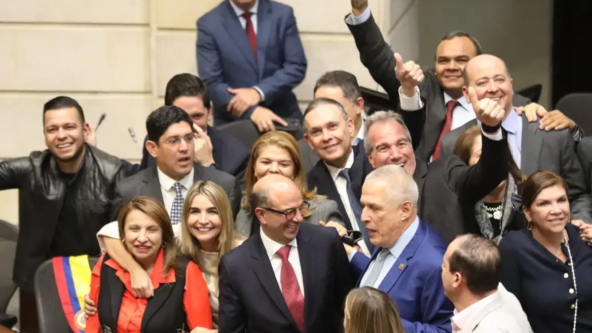 Ministros de Trabajo, TIC y Comercio saldrían del Gobierno tras derrota con elección de Carlos Camargo como magistrado de la Corte Constitucional