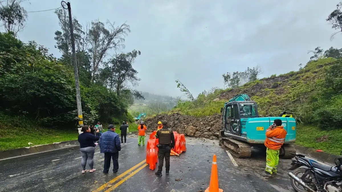 Deslizamientos en la vía al Llano, no hay paso desde Usme en Bogotá: autoridades atienden la emergencia; continúa cierre preventivo en otro tramo
