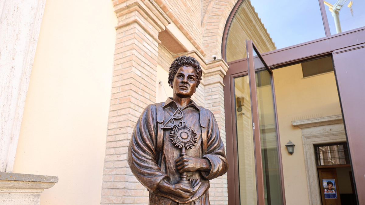 La poderosa oración a San Carlo Acutis, el ‘influencer de Dios’, para pedir su intercesión, protección y ayuda divina
