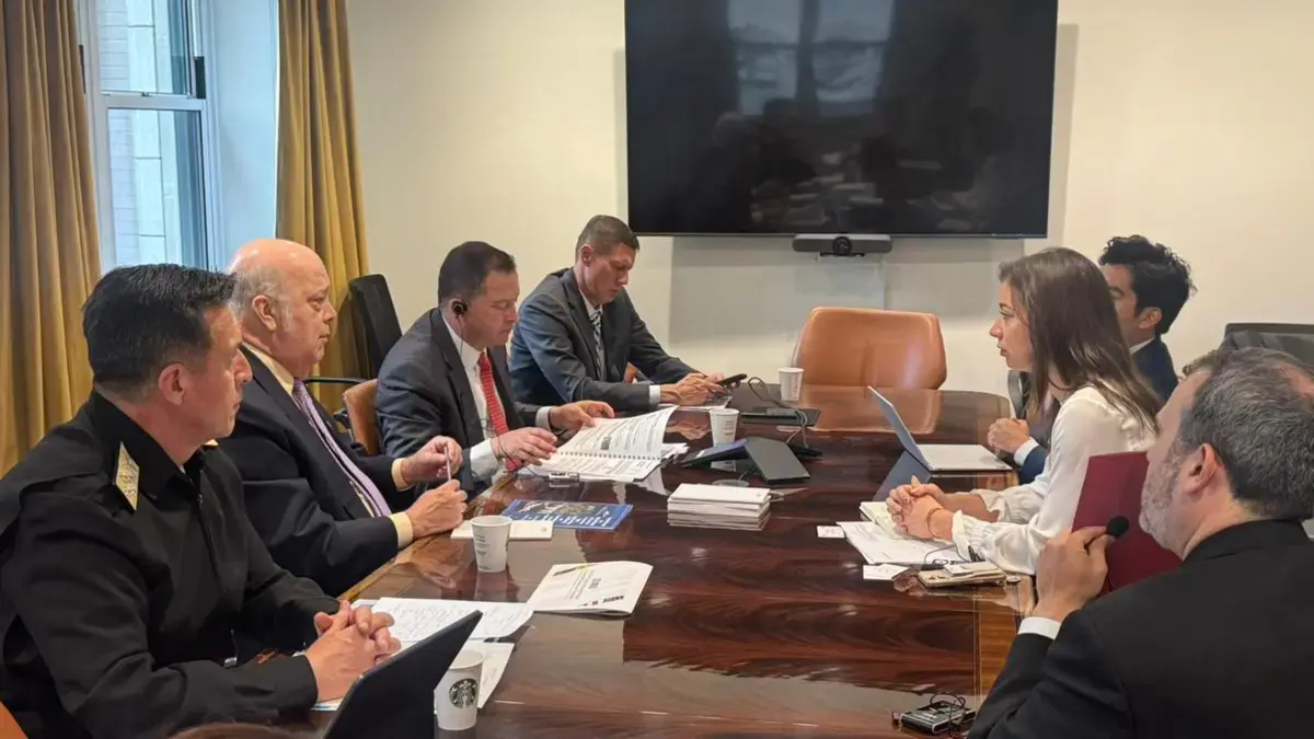 Comandante de las FF. MM. entrega en Estados Unidos resultados de ofensiva contra grupos armados y destaca cooperación con ese país