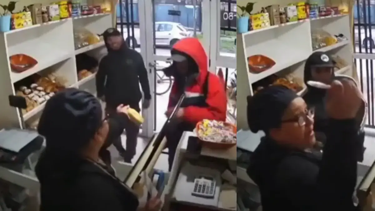 Video | Le regaló pan a dos jóvenes que tenían hambre y segundos después la robaron
