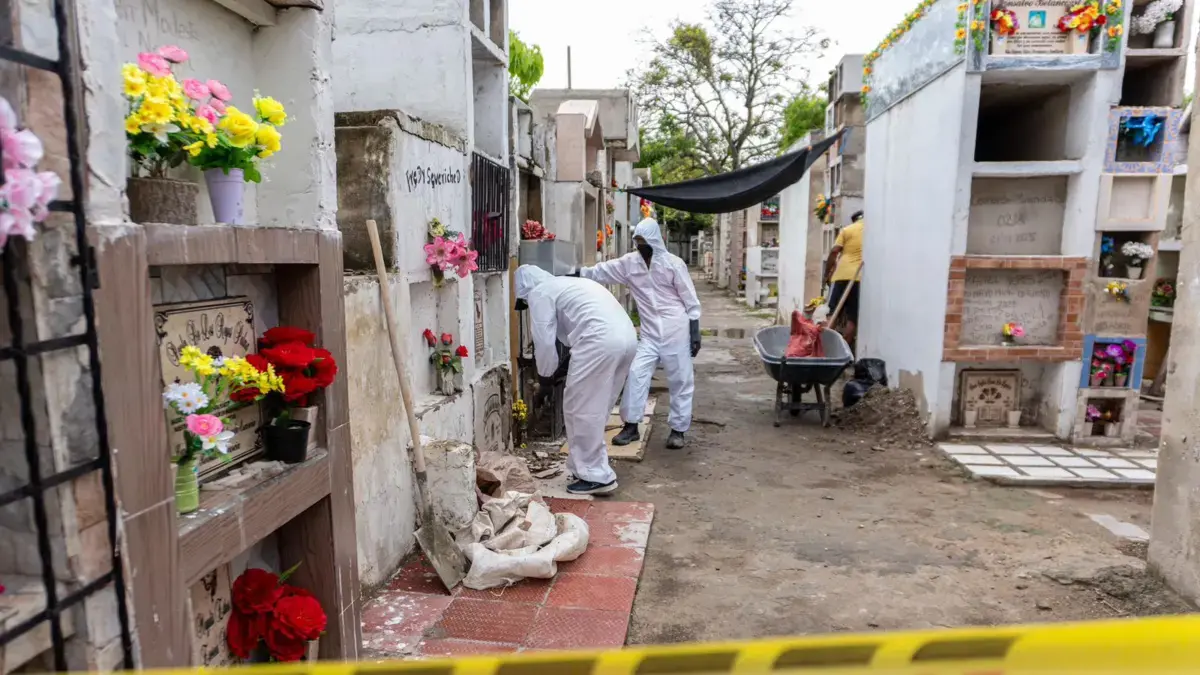 Estupor en Soledad por restos óseos hallados en cementerio: comunidad exige respeto a la memoria y pide investigación de las autoridades