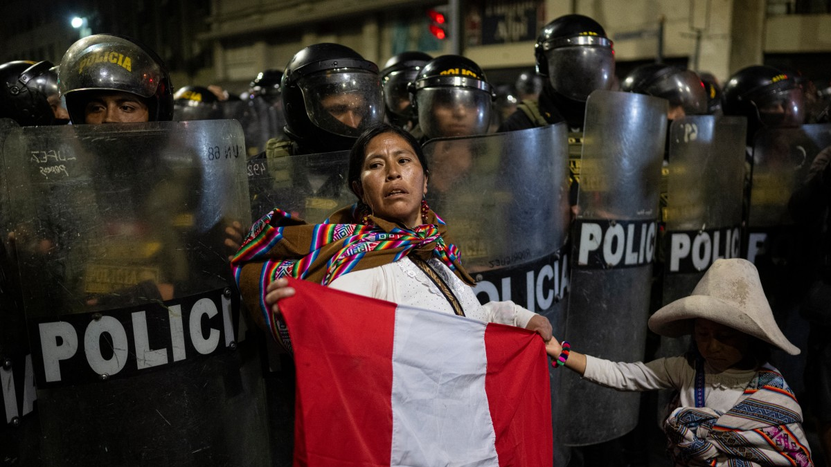 Perú: entre presidentes por azar y un llamado a ‘que se vayan todos’