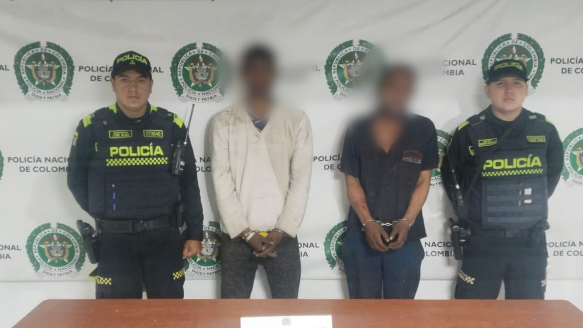 Dos hombres cayeron de un techo en intento de hurto en el norte de Bogotá: uno tuvo que ser rescatado por los Bomberos