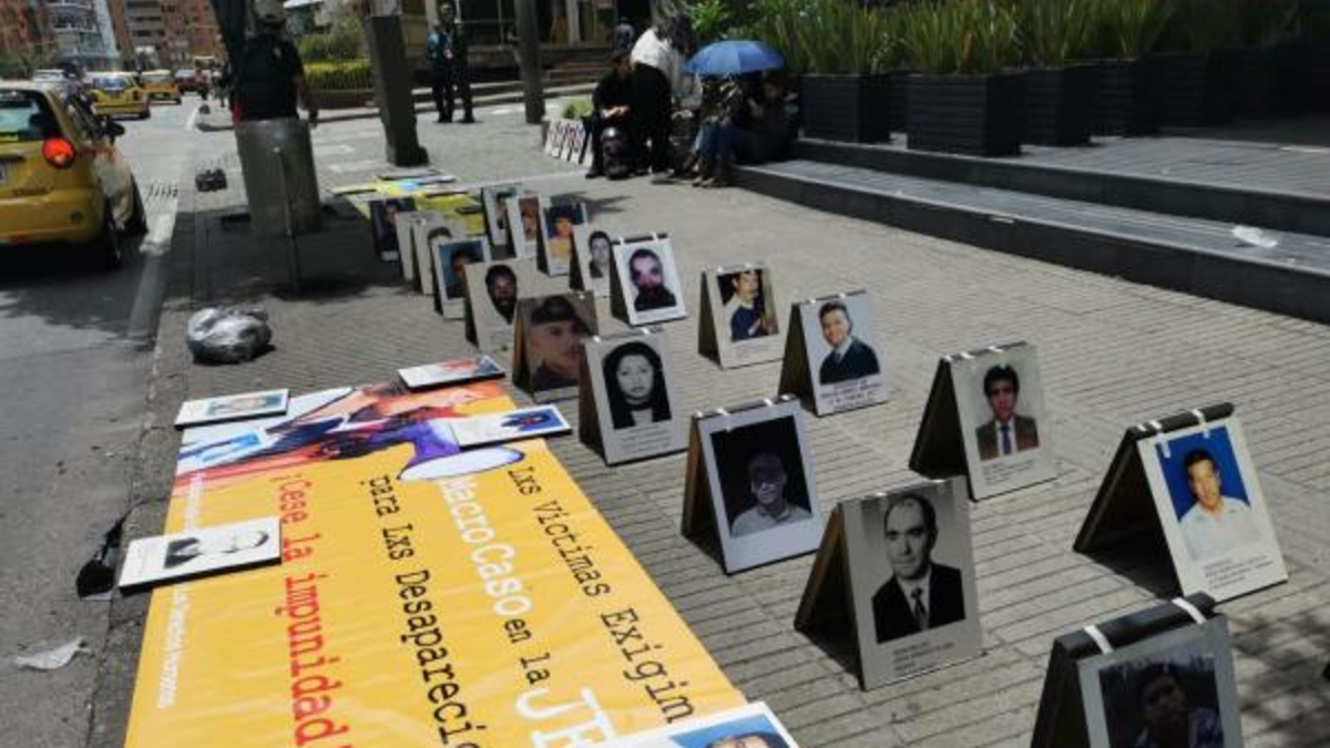 Estudiante de derecho desaparecido hace 37 años en Colombia será reconocido como abogado por la Universidad Autónoma de Bogotá