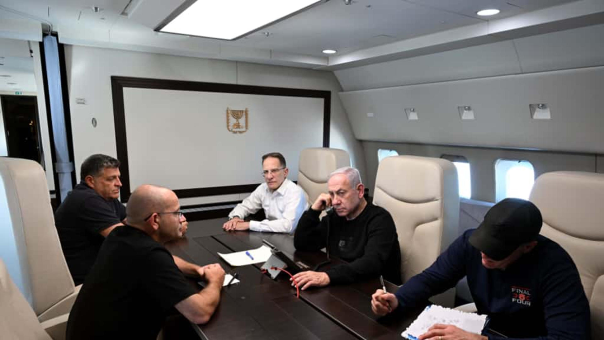 Primer ministro de Israel, Benjamin Netanyahu, desvía su vuelo hacia EE. UU. para evitar riesgo de arresto por crímenes de guerra ordenado por la CPI