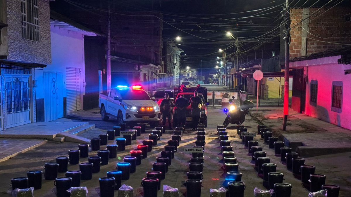 Droga enterrada, caletas y una flota de 20 lanchas: las pistas del corredor de las disidencias de ‘Mordisco’ desde el Cauca hasta Brasil