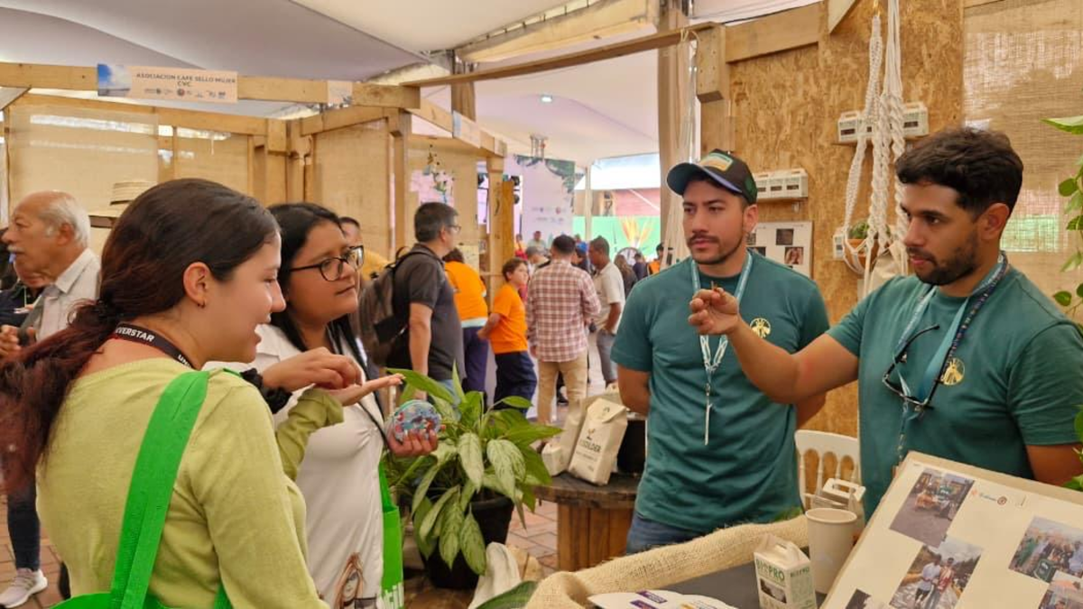 La Plazoleta de San Francisco, en el centro de Cali, volverá a convertirse en el corazón verde de Colombia durante la Semana de la Biodiversidad