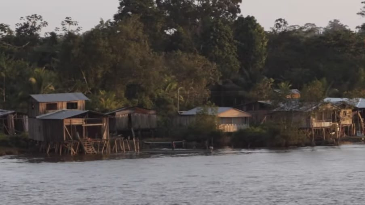 Los fuertes enfrentamientos entre el Ejército y un grupo armado ilegal en El Charco, Nariño, dejan 1.937 personas desplazadas y otras 90 confinadas