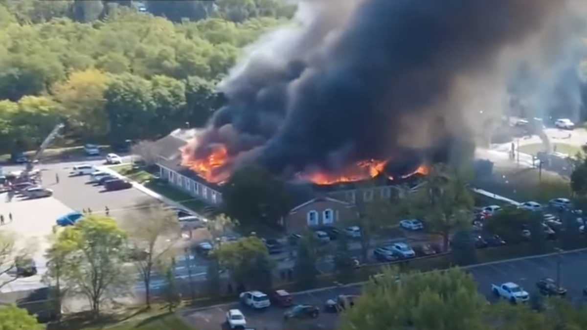 Tiroteo e incendio en iglesia mormona en Michigan, Estados Unidos, deja al menos un muerto y 9 heridos: autoridades confirman que tirador fue abatido