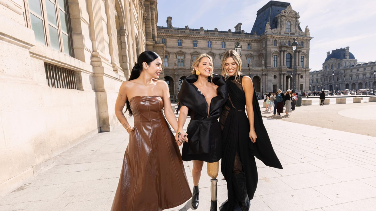 Daniela Álvarez desfiló en la Semana de la Moda de París: 'Un día me levanté sin una parte de mi y hoy estoy con las mujeres más grandes del mundo'