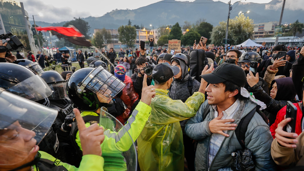 Ecuador confirma la liberación de los 16 soldados que fueron retenidos en medio de las protestas indígenas contra el aumento del precio del diésel