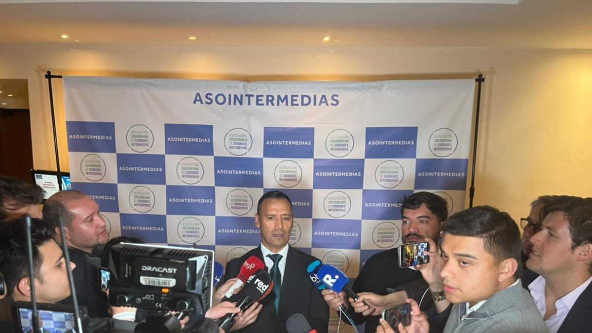 Ministro de Defensa remite a Cancillería información del presidente Petro sobre el retiro de armas por parte de EE. UU.
