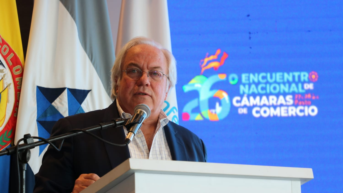 'La laboral está destruyendo empleo y no es conveniente poner nuevos impuestos': Julián Domínguez, en su despedida de Confecámaras