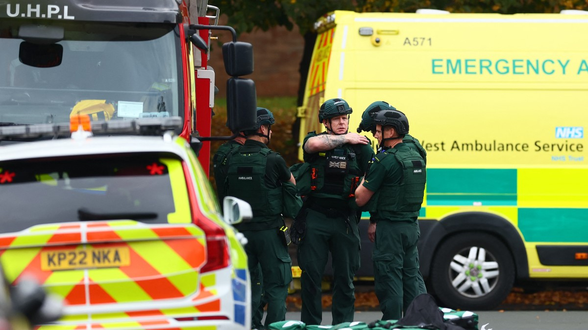 Una de las víctimas del atentado terrorista contra una sinagoga en Mánchester murió por disparos de la policía: sospechoso no tenía arma de fuego