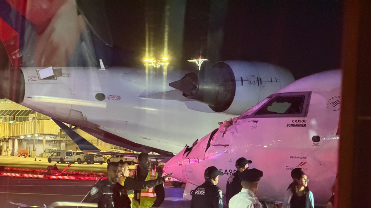 'Todos salieron disparados de sus asientos y fue caótico ': pasajero narra el choque de dos aviones Delta en el aeropuerto de LaGuardia en Nueva York