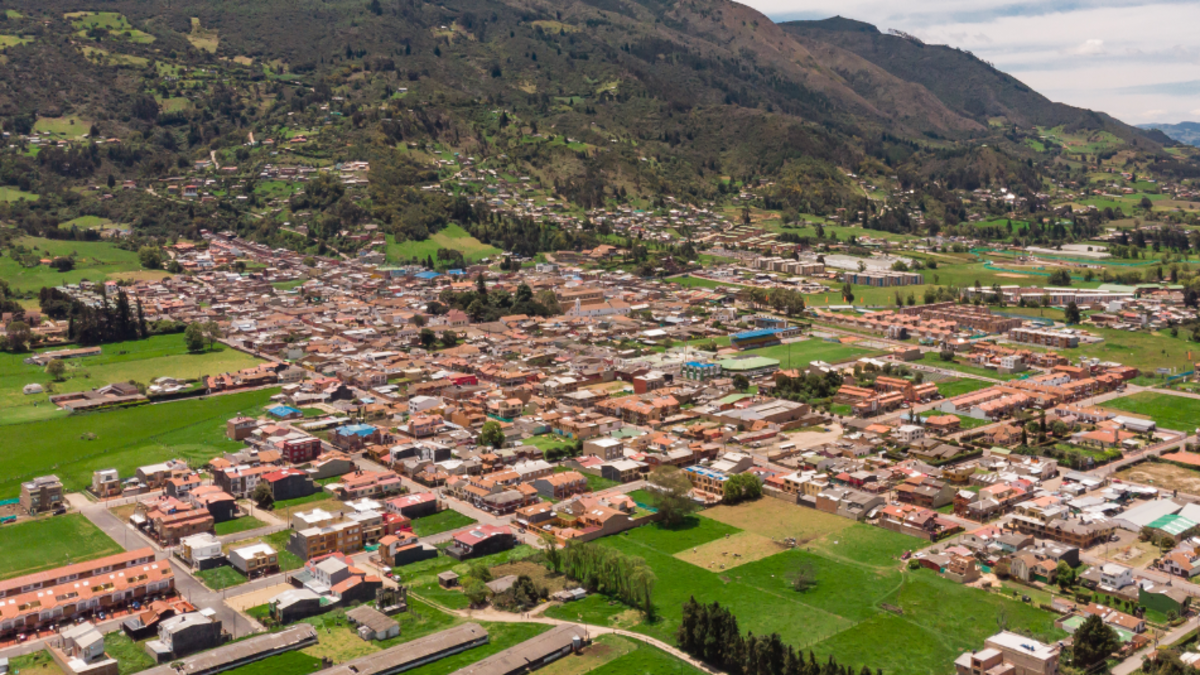 El pueblo de Cundinamarca con montañas sagradas y con legado colonial a tan solo una hora de Bogotá