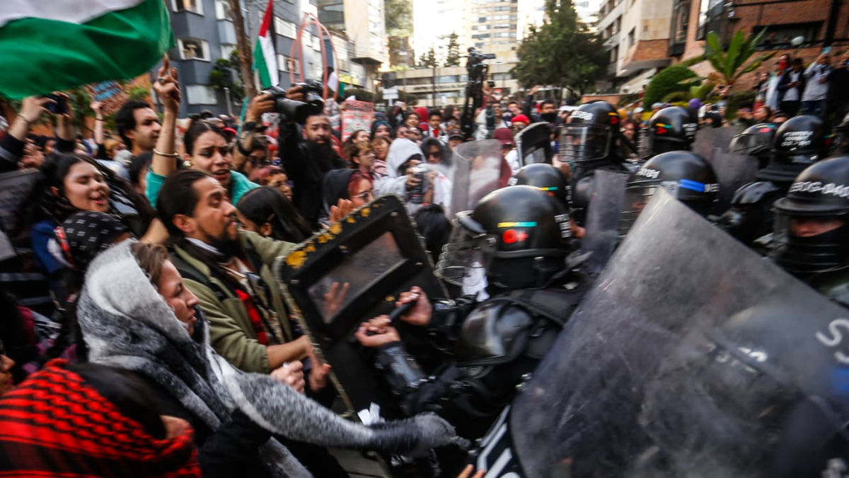 Alcalde Galán hace fuerte reclamo al presidente Petro por disturbios en Bogotá: '¿Está de acuerdo con esos hechos violentos y el vandalismo?'