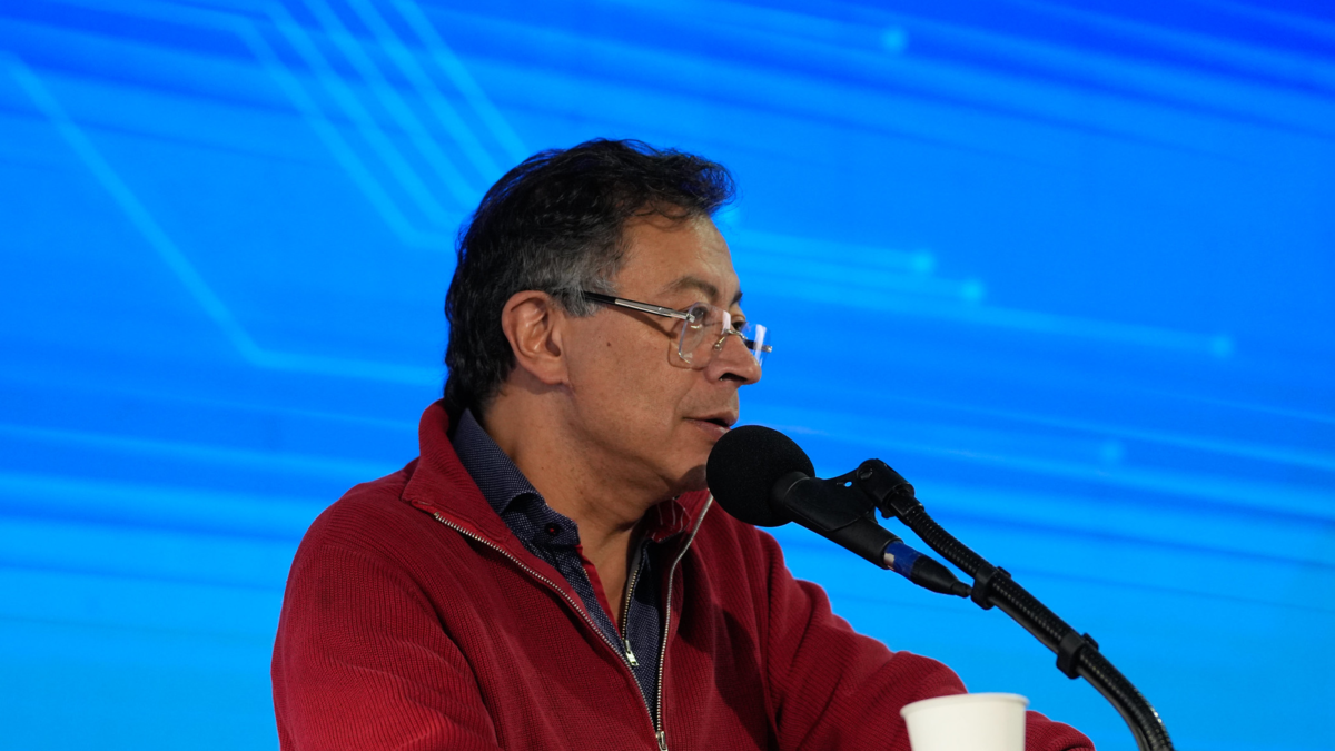 Presidente Gustavo Petro rechaza presencia de aviones estadounidenses cerca de costas de Venezuela: 'Han convertido el Caribe en zona de agresión'