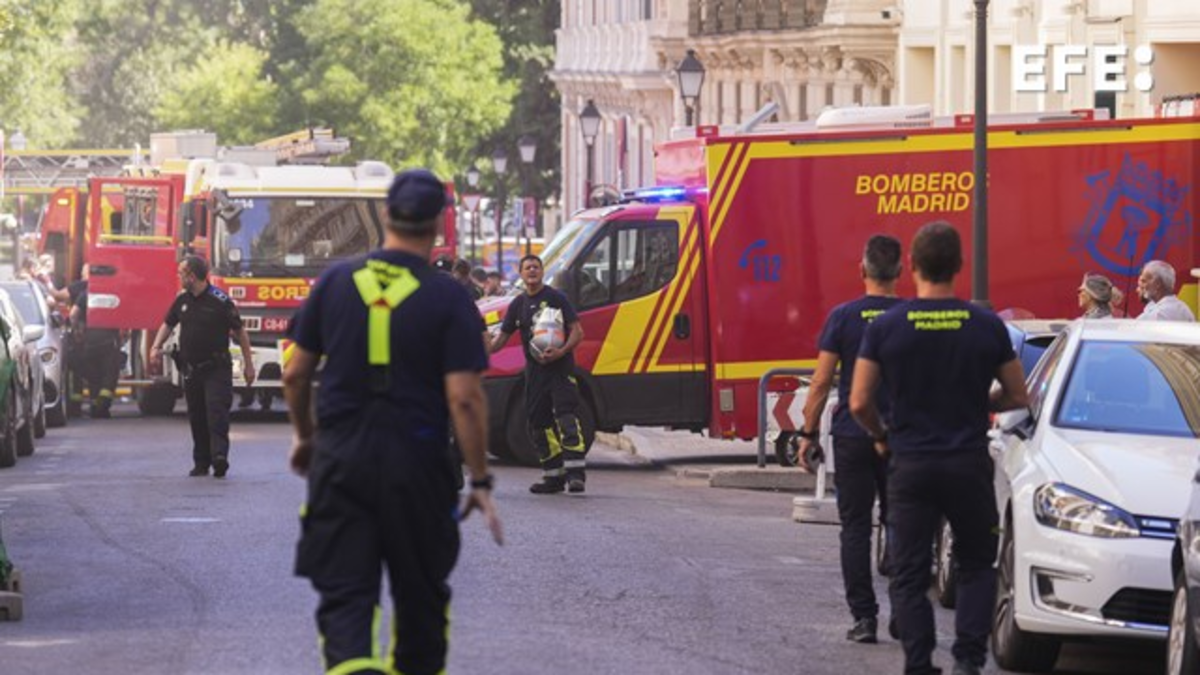 Edificio en el centro de Madrid, España, colapsa: reportan al menos cinco desaparecidos; hay alto flujo de ambulancias y policía