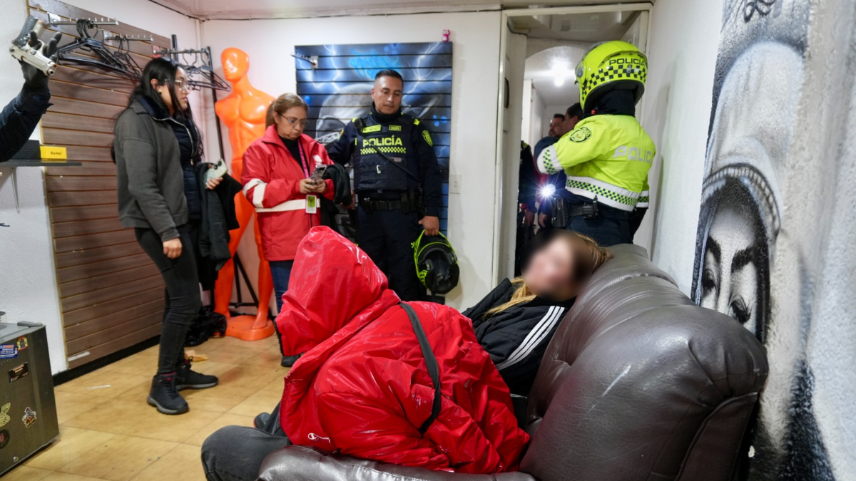 Así funcionaba una barbería que en realidad distribuía fentanilo, tusi, marihuana y otras drogas en Bogotá: dos personas fueron capturadas