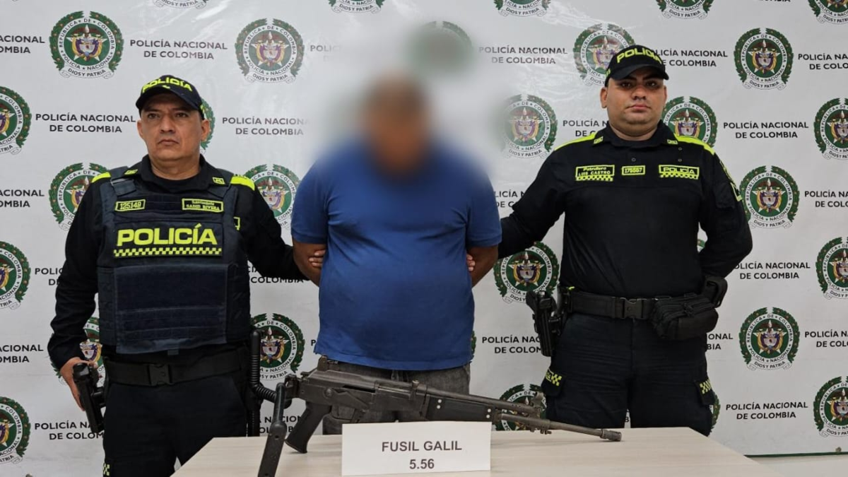 Golpe al tráfico de armas en Cúcuta: cae conductor con un fusil oculto en el carro; así fue el operativo