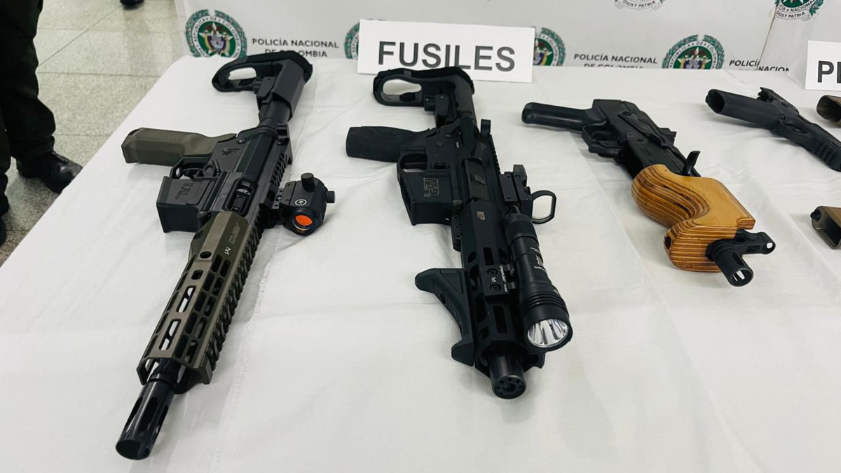 Rifles Seized at Alfonso Bonilla Aragón Airport: Arsenal Falls