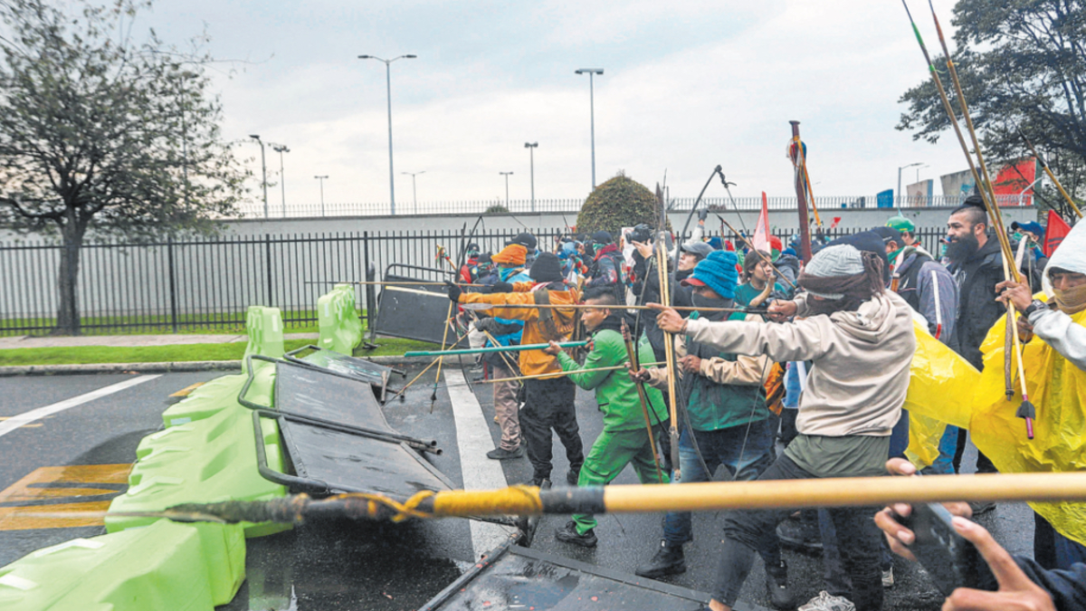 El grave impacto de las protestas en Bogotá: van casi 1.500 este año, muchas terminan en disturbios y afectan al comercio, movilidad y transporte