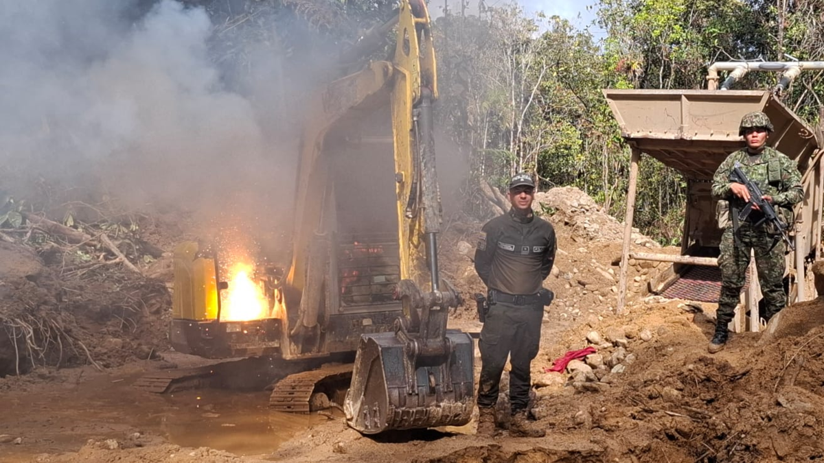Golpe a la minería ilegal en Antioquia: operativo de la Policía dejó 10 capturados y destrucción de maquinaria avaluada en casi $500 millones