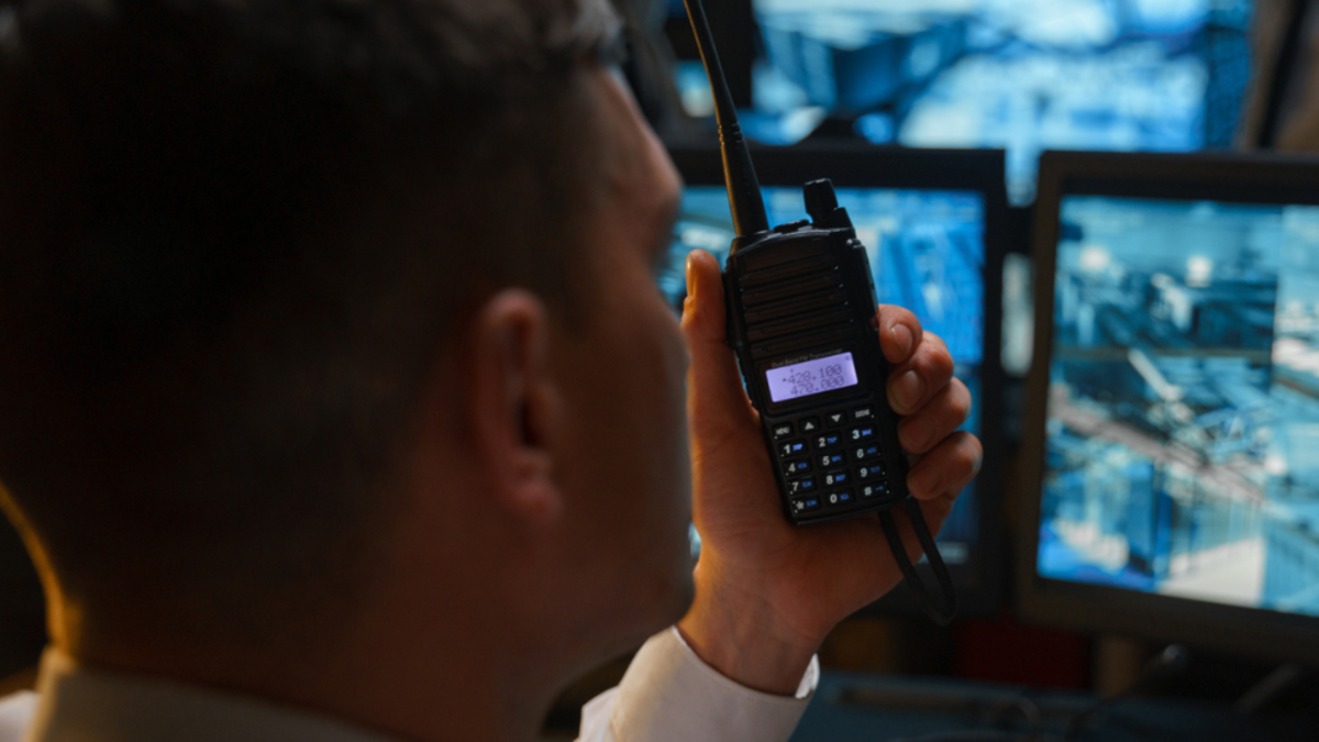 Radios digitales: ¿cómo se utilizan para enfrentar el aumento de la inseguridad en Bogotá?