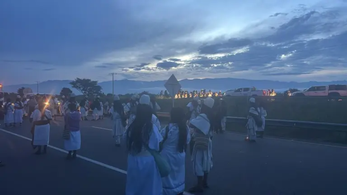 Bloqueo indefinido en la v??a Valledupar???Bosconia: comunidades arhuacas exigen respeto a su autonom??a y la presencia del Gobierno Nacional