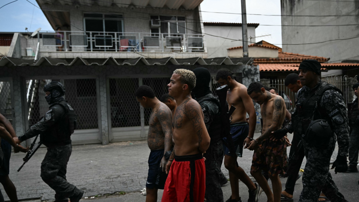 Brasil: operación contra 'Comando Vermelho', una de las bandas más grandes de Río de Janeiro, deja al menos 20 personas muertas y más de 80 detenidos