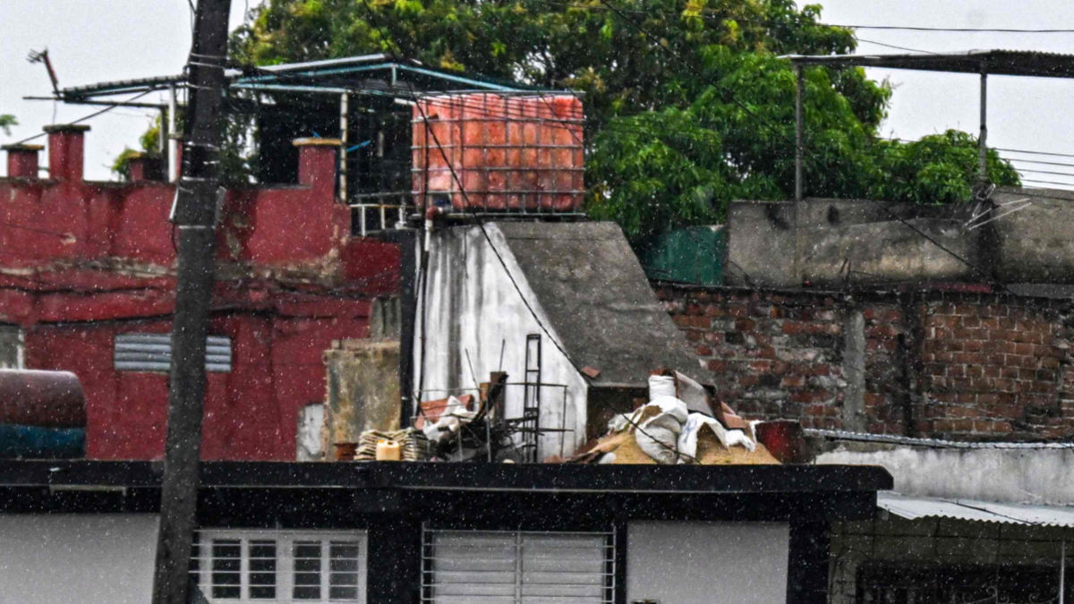 Aumentan a 32 las personas fallecidas por el huracán Melissa en Jamaica: 'No tiene precedentes en décadas'