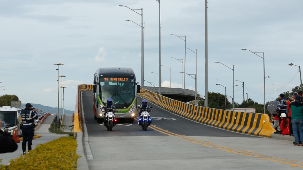 Habilitan el puente curvo de la avenida 68 con calle 26: nueva conexión ...