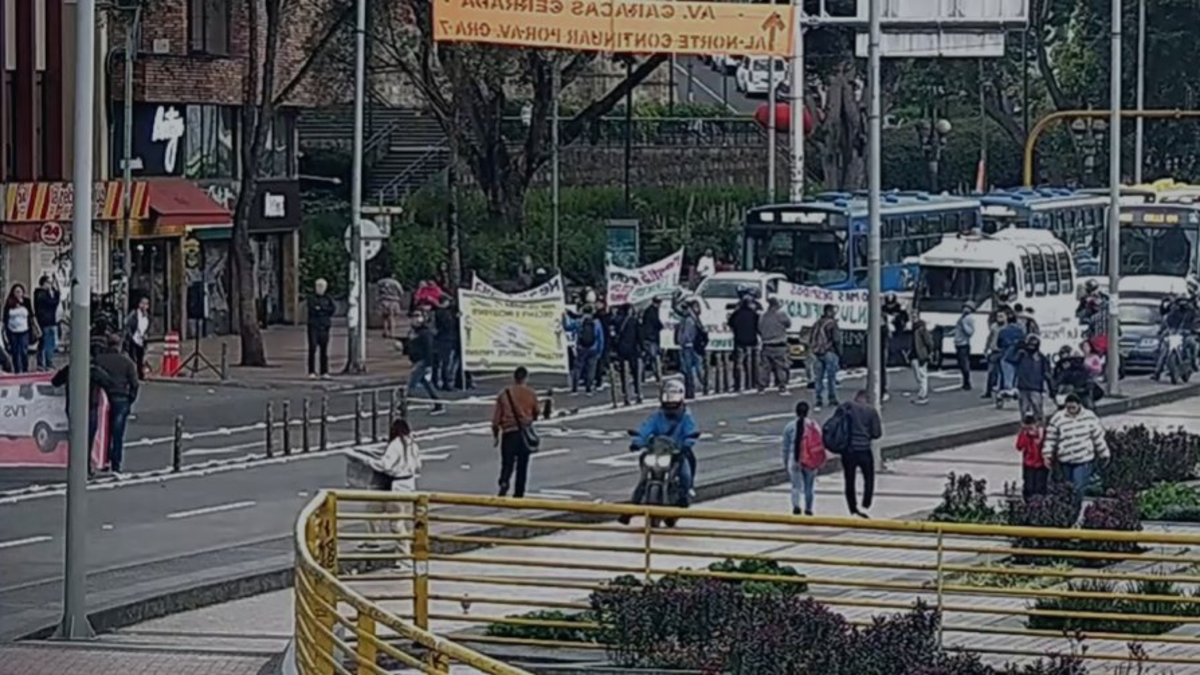 TransMilenio & Portal Américas Closure: Protests Impact Bogotá Transport